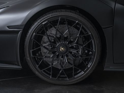 Used 2024 Lamborghini Huracan STO RWD image 24