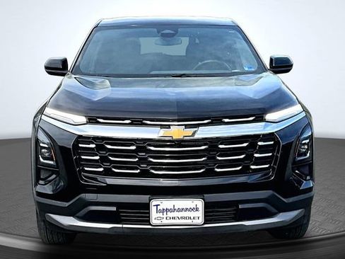 Used 2025 Chevrolet Equinox LT image 2