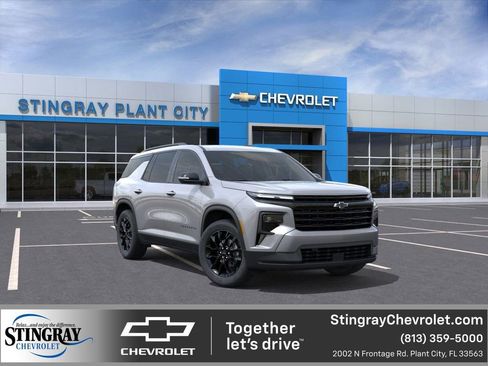 New 2026 Chevrolet Traverse LT image 1