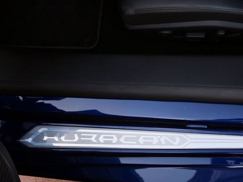 Used 2023 Lamborghini Huracan EVO image 27