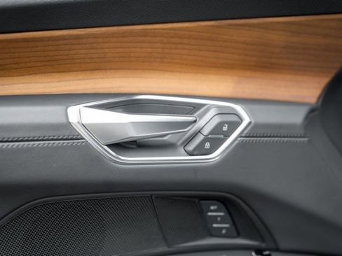 Used 2022 Audi e-tron GT Premium Plus AWD/4WD image 49