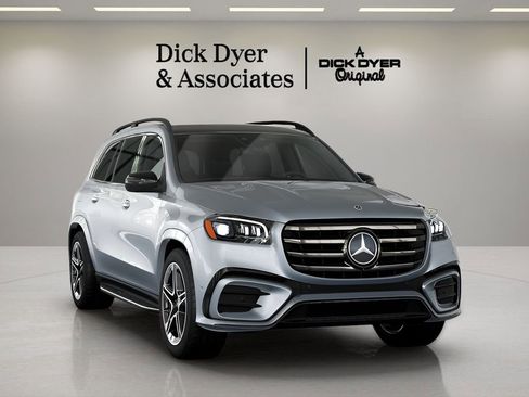 Used 2025 Mercedes-Benz GLS 450 4MATIC image 35