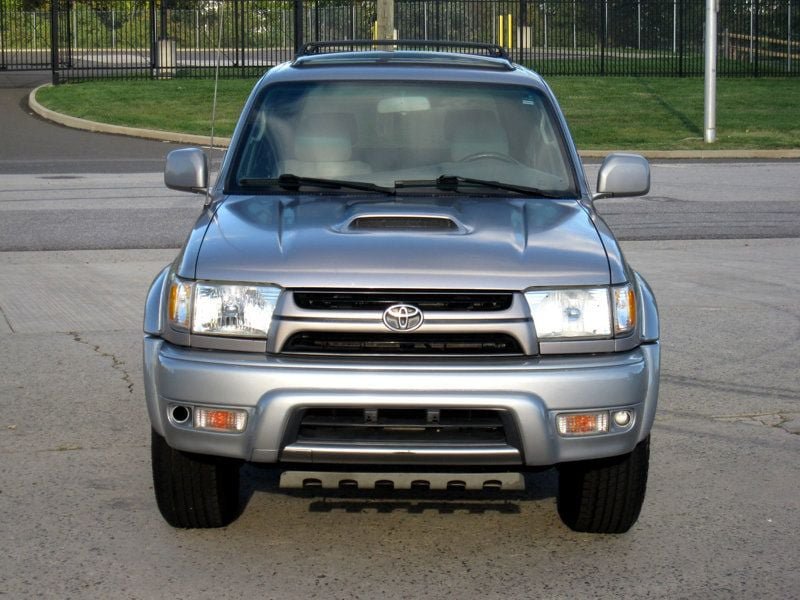 Used 2002 Toyota 4Runner SR5 RWD image 5