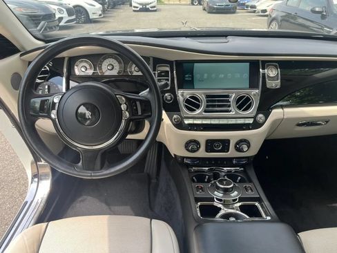 Used 2014 Rolls-Royce Wraith RWD image 24
