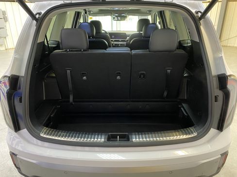 Used 2024 Kia Telluride SX w/ Towing Package image 31