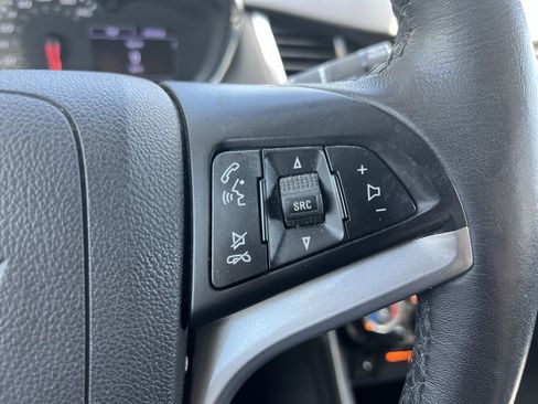 Used 2020 Chevrolet Trax Premier FWD image 20