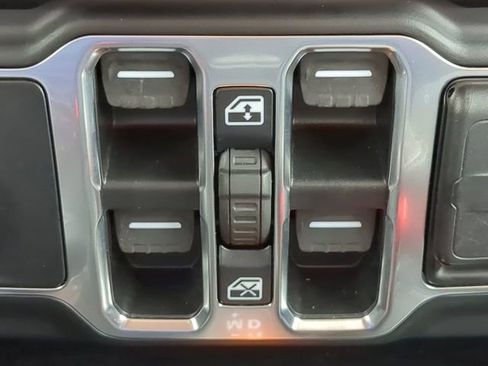 Used 2022 Jeep Gladiator Willys image 25