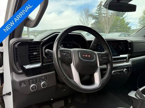 Used 2023 GMC Sierra 1500 SLE w/ X31 Off-Road Package AWD/4WD image 12