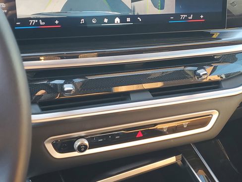 Used 2024 BMW X5 xDrive40i w/ Executive Package image 25