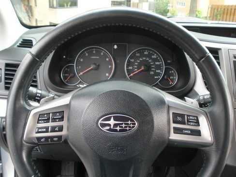 Used 2013 Subaru Outback 2.5i Premium AWD/4WD image 32