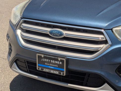 Used 2018 Ford Escape SE FWD image 9