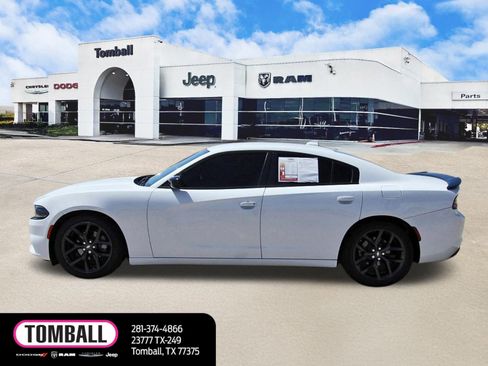 Used 2023 Dodge Charger SXT w/ Blacktop Package image 4