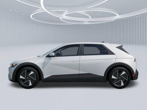 New 2026 Hyundai Ioniq 5 SEL RWD image 3