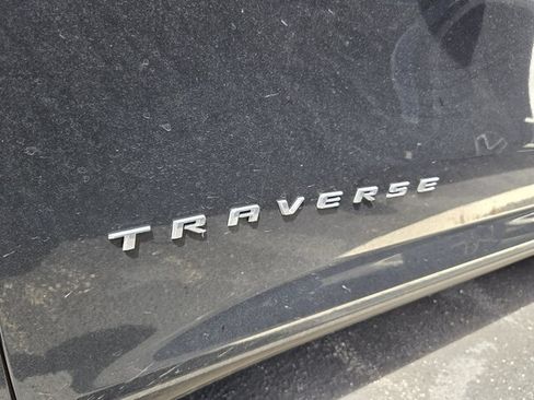 Used 2026 Chevrolet Traverse LT FWD image 3