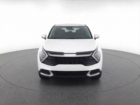 Used 2025 Kia Sportage LX image 2