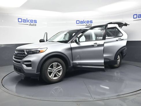 Used 2022 Ford Explorer XLT w/ Equipment Group 202A AWD/4WD image 55