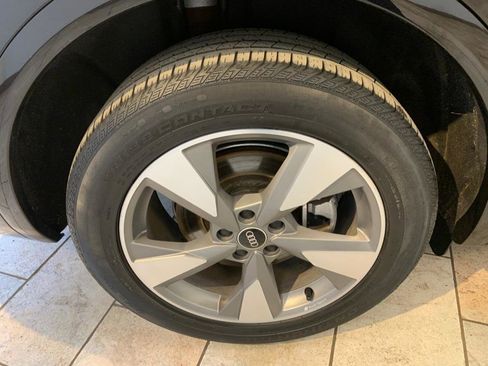 Used 2023 Audi Q5 2.0T Premium w/ Convenience Package image 10