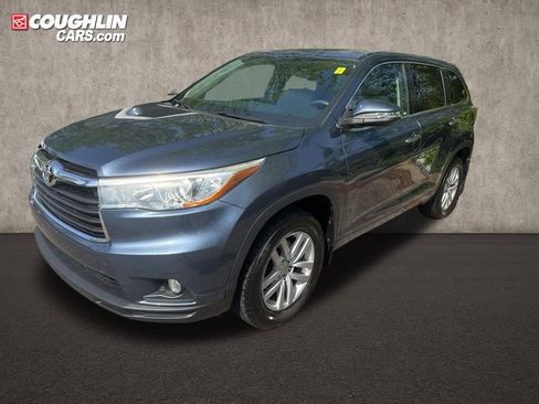 Used 2015 Toyota Highlander LE AWD/4WD image 1