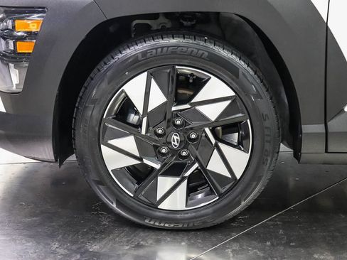 Used 2024 Hyundai Kona SEL FWD image 9