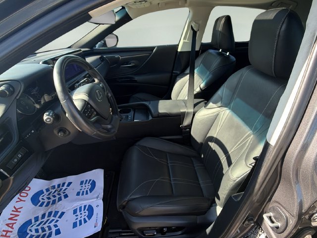Used 2024 Lexus ES 300h Ultra Luxury w/ Accessory Package (Z2) FWD image 17