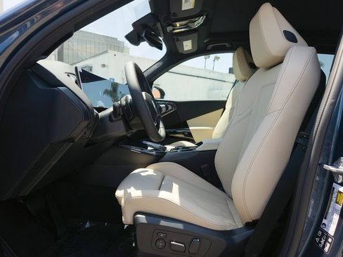 New 2026 BMW X3 xDrive30i w/ Premium Package AWD/4WD image 7