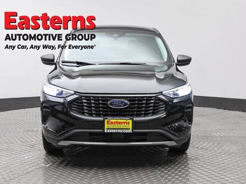 Used 2023 Ford Escape Active AWD/4WD image 2