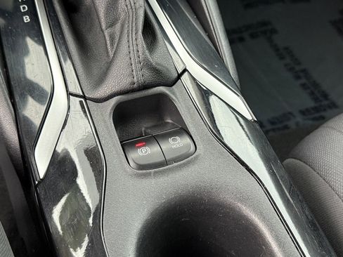 Certified 2021 Toyota Corolla LE image 25