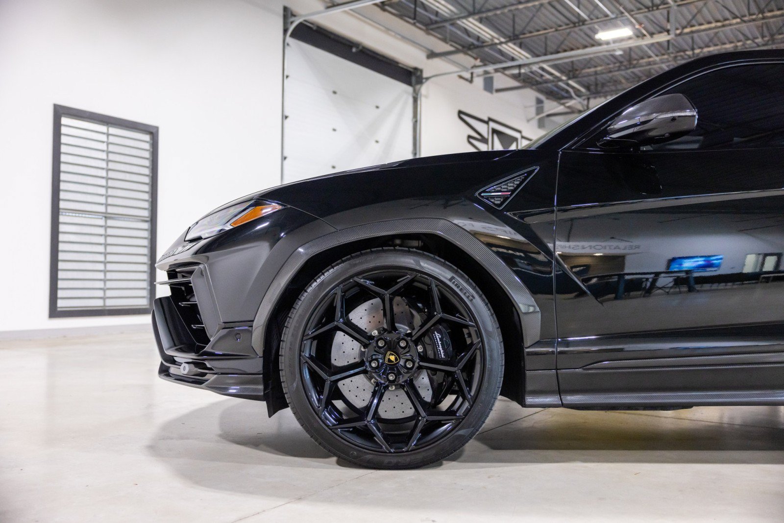 Used 2024 Lamborghini Urus Performante AWD/4WD image 19