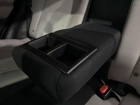 Used 2018 Toyota RAV4 XLE w/ Plus Extra Value Package image 31