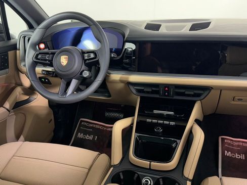 New 2026 Porsche Cayenne image 21