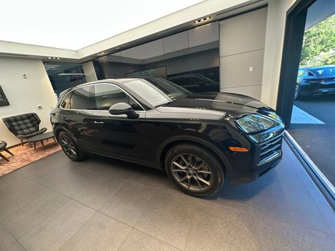 Certified 2024 Porsche Cayenne AWD/4WD image 2