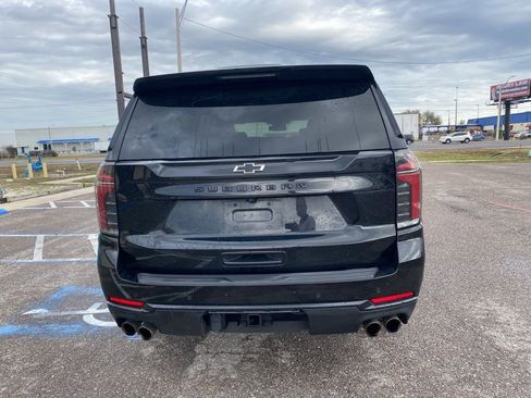 Used 2025 Chevrolet Suburban Z71 image 4