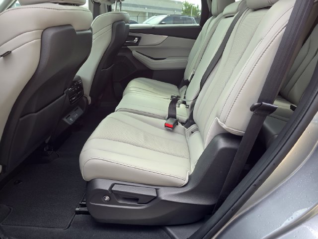 Used 2024 Acura MDX w/ Technology Package FWD image 36