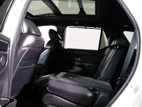 Used 2025 Honda Pilot Black Edition image 15
