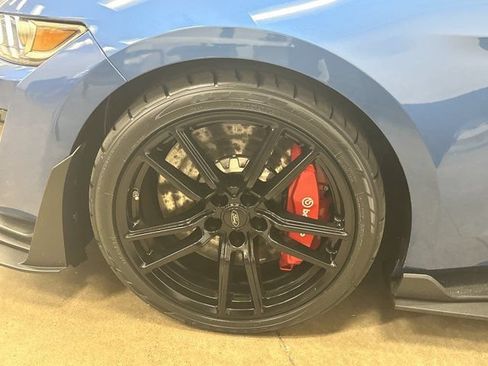 Used 2021 Ford Mustang Shelby GT500 w/ Technology Package RWD image 11