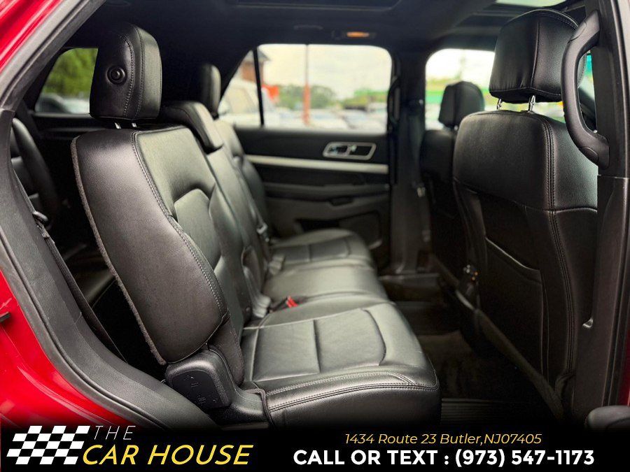 Used 2016 Ford Explorer XLT w/ Equipment Group 202A AWD/4WD image 22