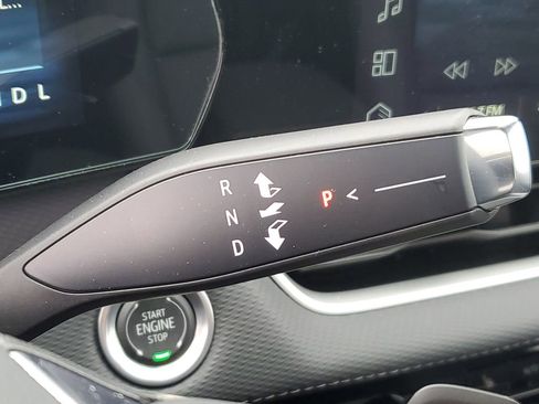 Used 2025 Chevrolet Equinox LT w/ Convenience Package II image 20