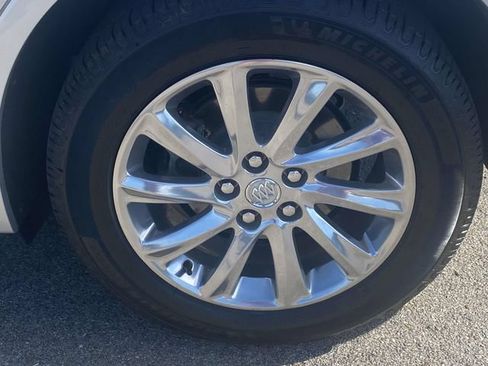 Used 2019 Buick Envision Essence FWD image 9