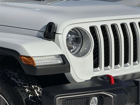 Certified 2022 Jeep Gladiator Overland w/ Popular Equipment Package image 9