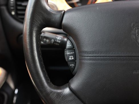 Used 2002 Jaguar XJ8 image 27