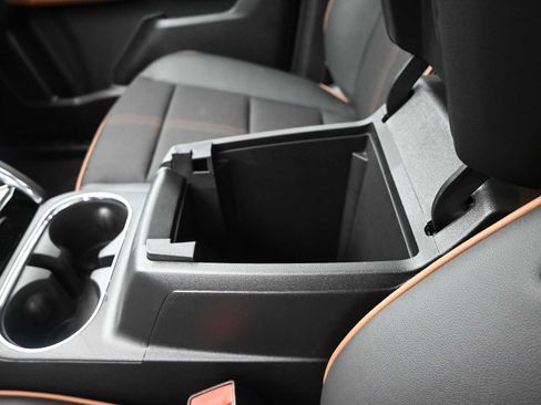 New 2025 GMC Canyon AT4 w/ Nightfall Edition image 18