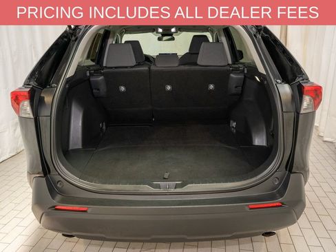 Used 2025 Toyota RAV4 XLE AWD/4WD image 5