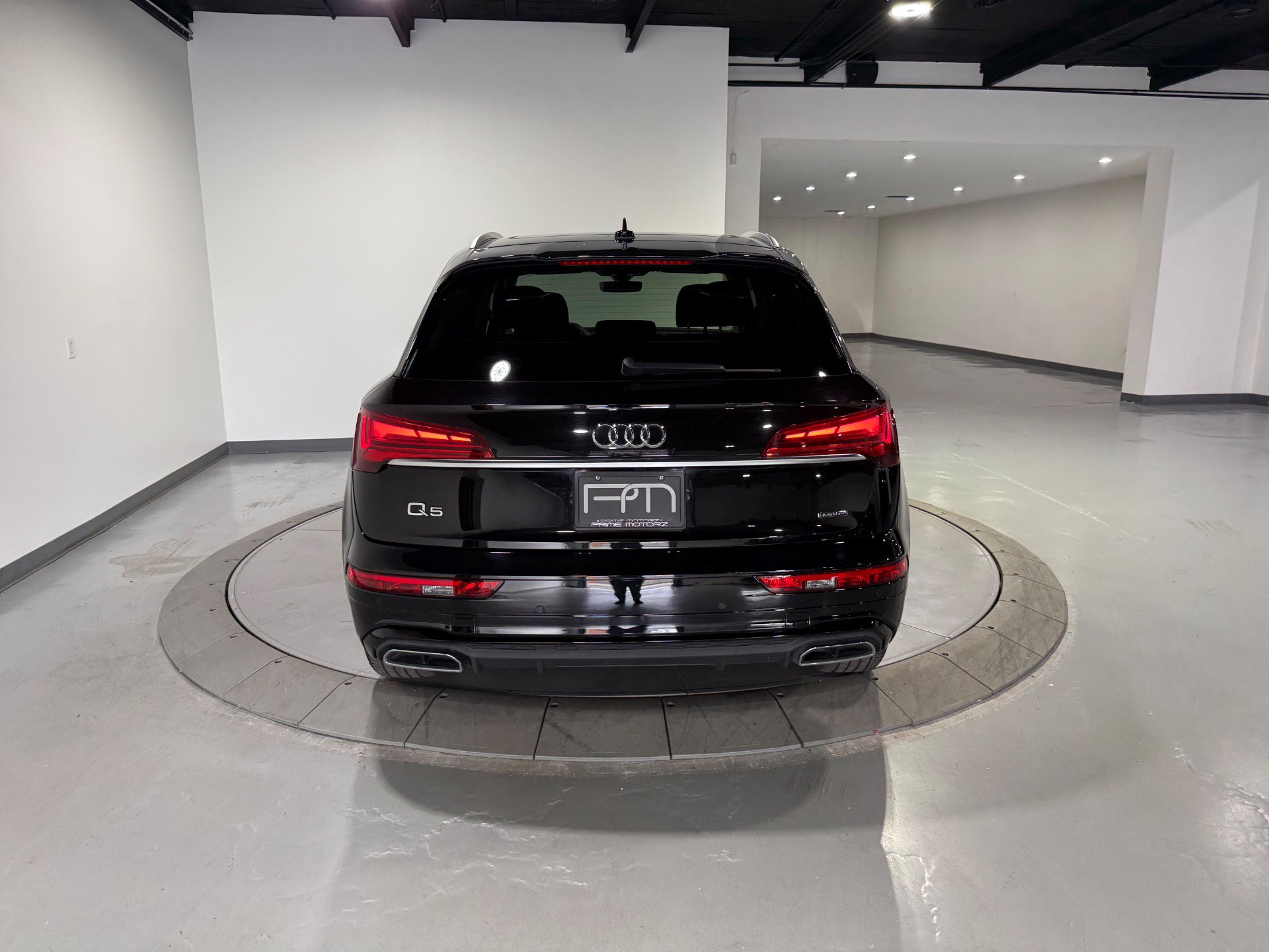 Used 2023 Audi Q5 2.0T Premium w/ Convenience Package AWD/4WD image 14