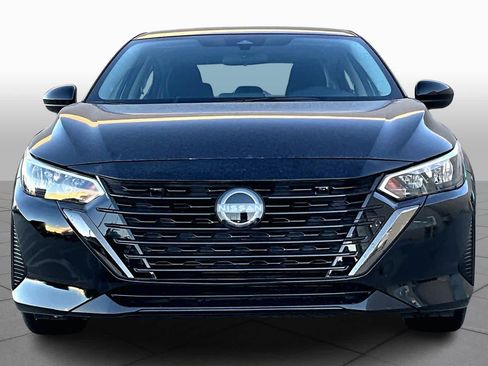 Used 2025 Nissan Sentra SV image 3