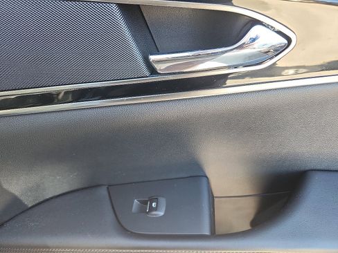 Used 2022 Lincoln Nautilus Reserve image 34