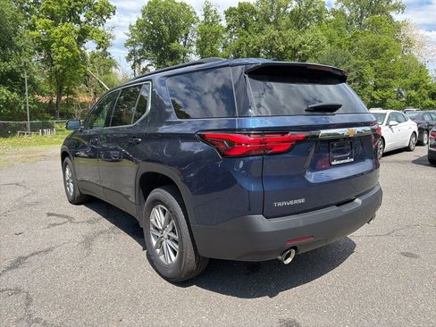 Used 2023 Chevrolet Traverse LT FWD image 5
