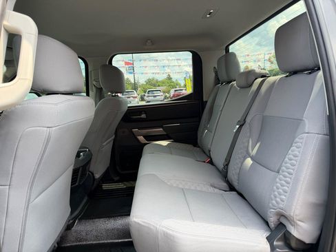 Used 2022 Toyota Tundra SR5 AWD/4WD image 17