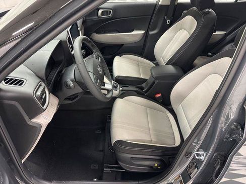Used 2026 Hyundai Venue SEL FWD image 7