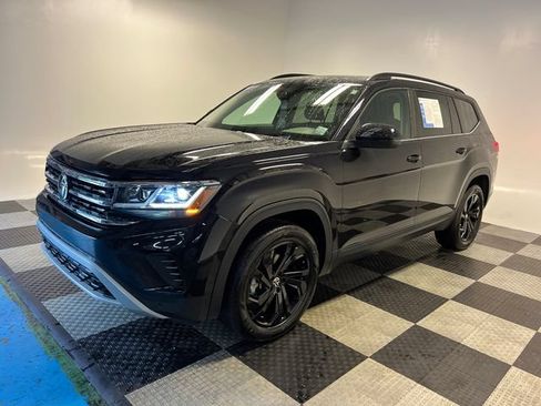 Certified 2023 Volkswagen Atlas SE w/ Panoramic Sunroof Package FWD image 3