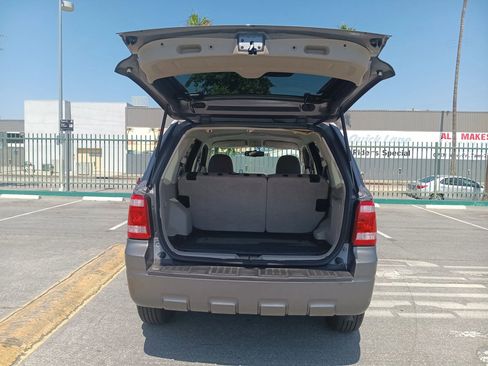 Used 2011 Ford Escape XLT image 9